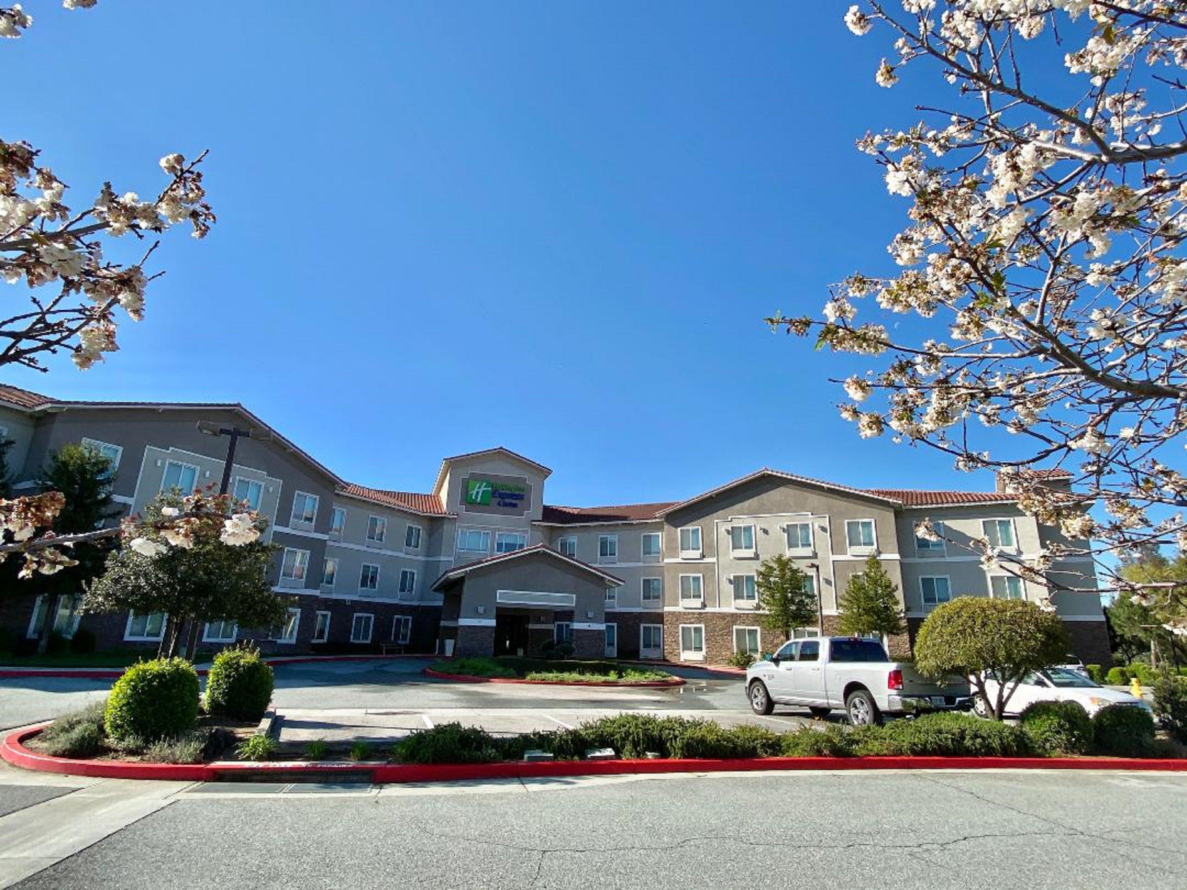 Holiday Inn Express & Suites Beaumont - Oak Valley, An Ihg Hotel Ngoại thất bức ảnh